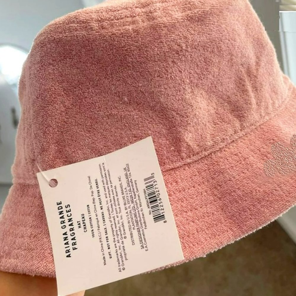 NWT PINK BUCKET HAT by Ariana Grande